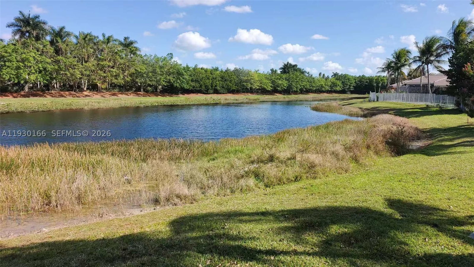 Real estate property located at 1035 Waterside Cir, Broward, Sector 2-parcels 9 & 10, Weston, FL