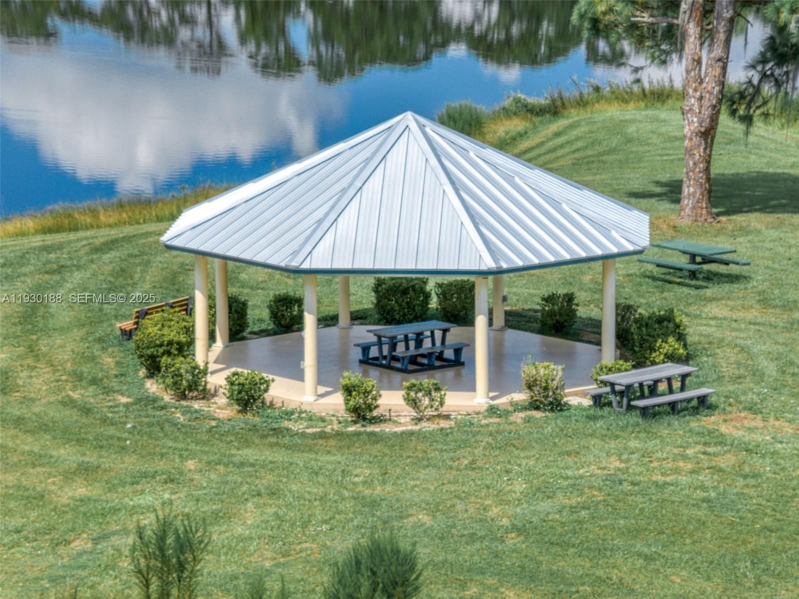 Real estate property located at 4927 Mendavia, Other, Sun N Lake Of Sebring, Other, FL