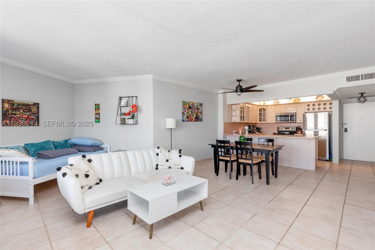 Real estate property located at 3725 Ocean Dr #1421, Broward, Sea Air Towers Condo, Hollywood, FL