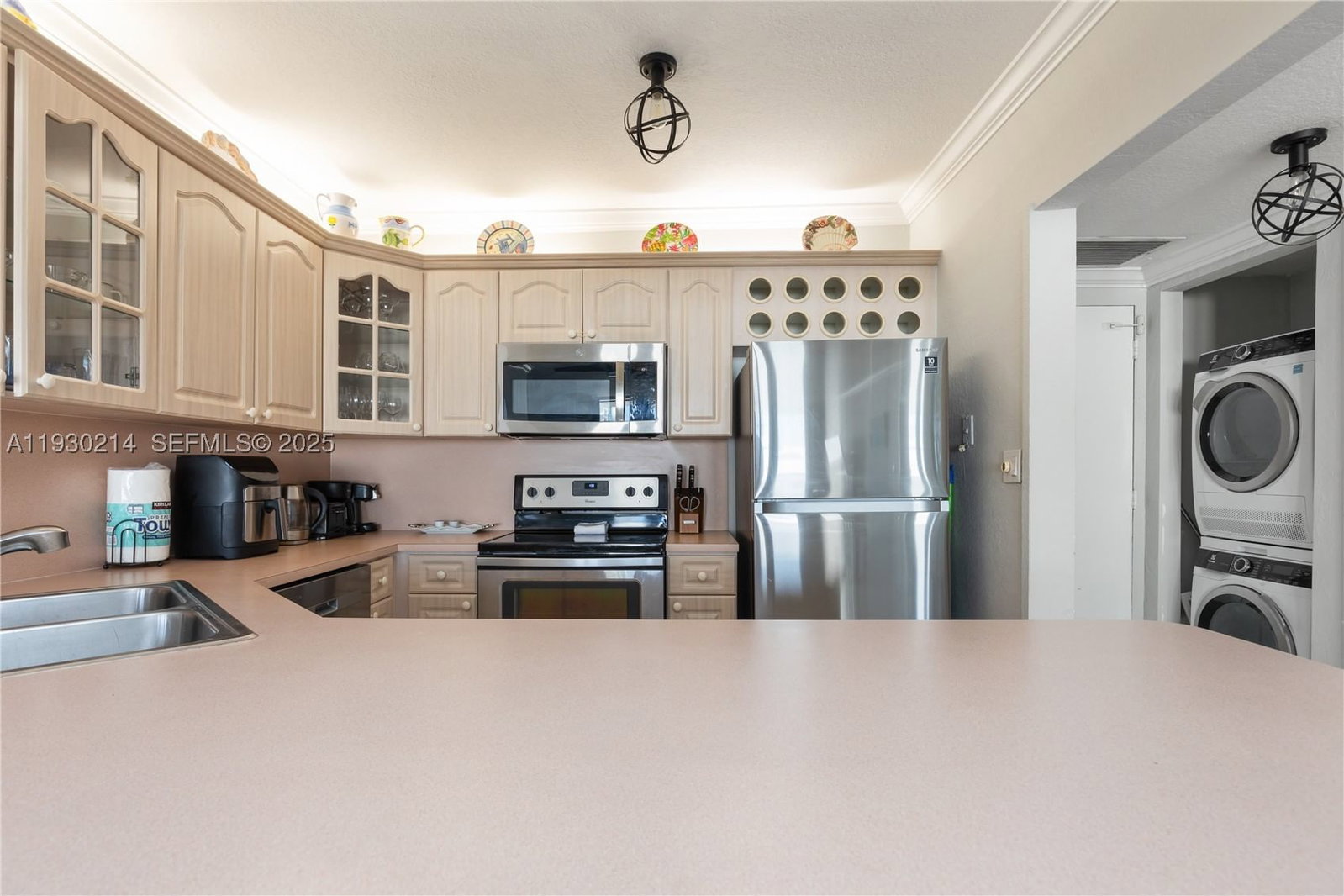 Real estate property located at 3725 Ocean Dr #1421, Broward, Sea Air Towers Condo, Hollywood, FL