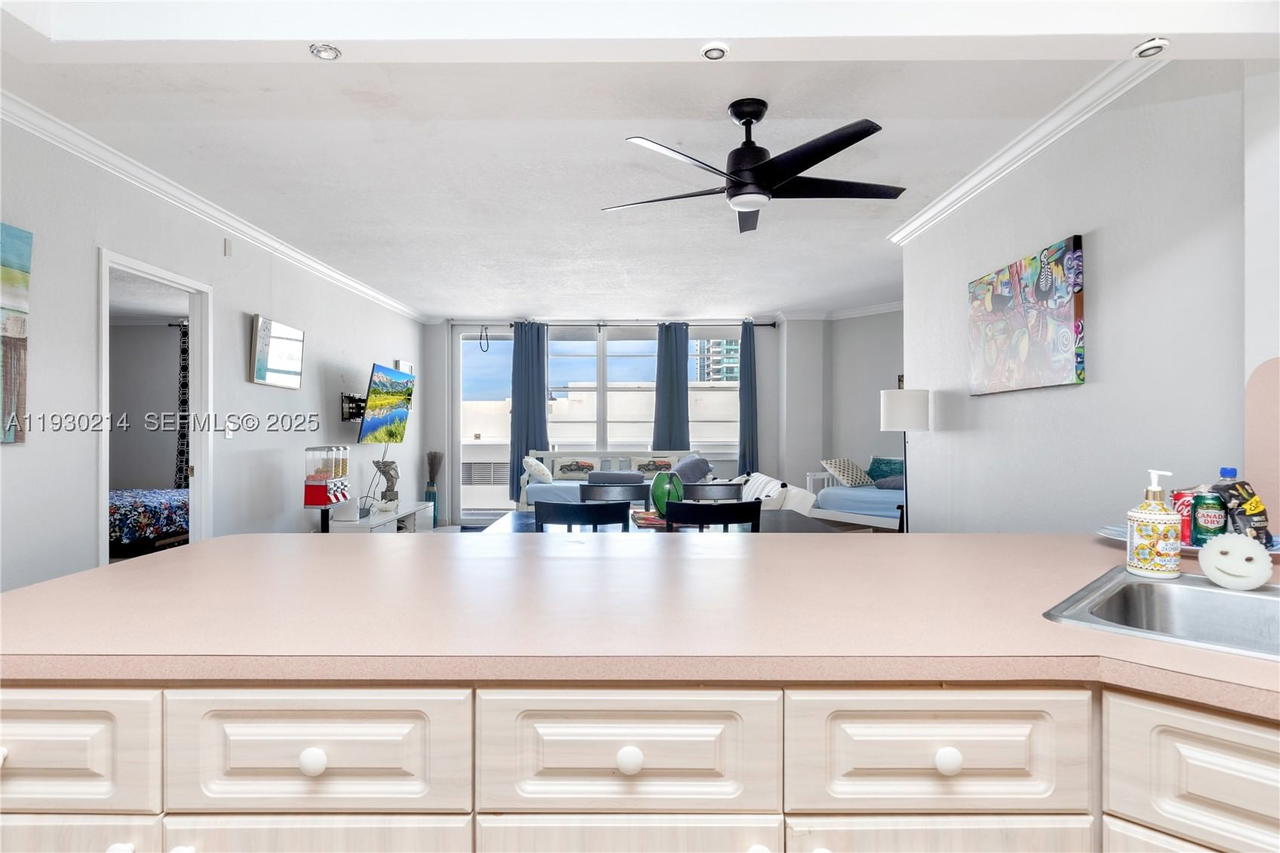 Real estate property located at 3725 Ocean Dr #1421, Broward, Sea Air Towers Condo, Hollywood, FL