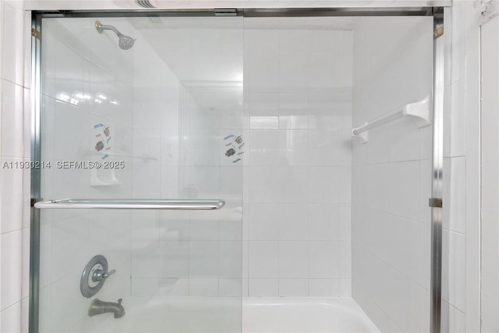 Real estate property located at 3725 Ocean Dr #1421, Broward, Sea Air Towers Condo, Hollywood, FL