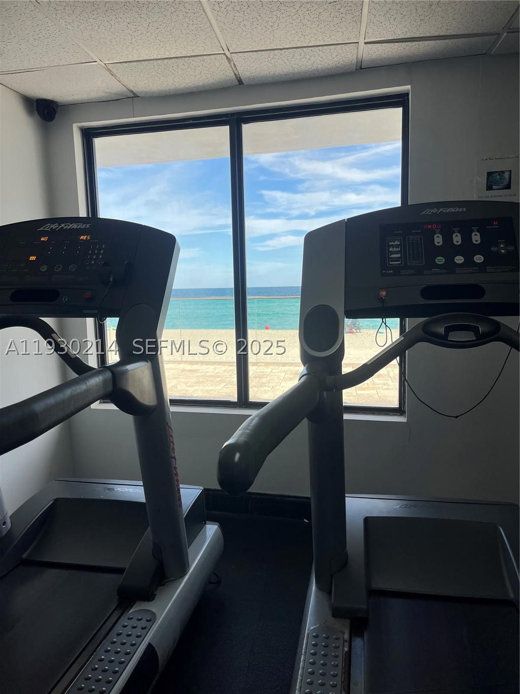 Real estate property located at 3725 Ocean Dr #1421, Broward, Sea Air Towers Condo, Hollywood, FL