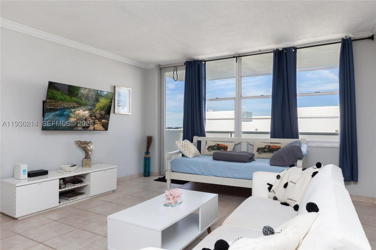 Real estate property located at 3725 Ocean Dr #1421, Broward, Sea Air Towers Condo, Hollywood, FL