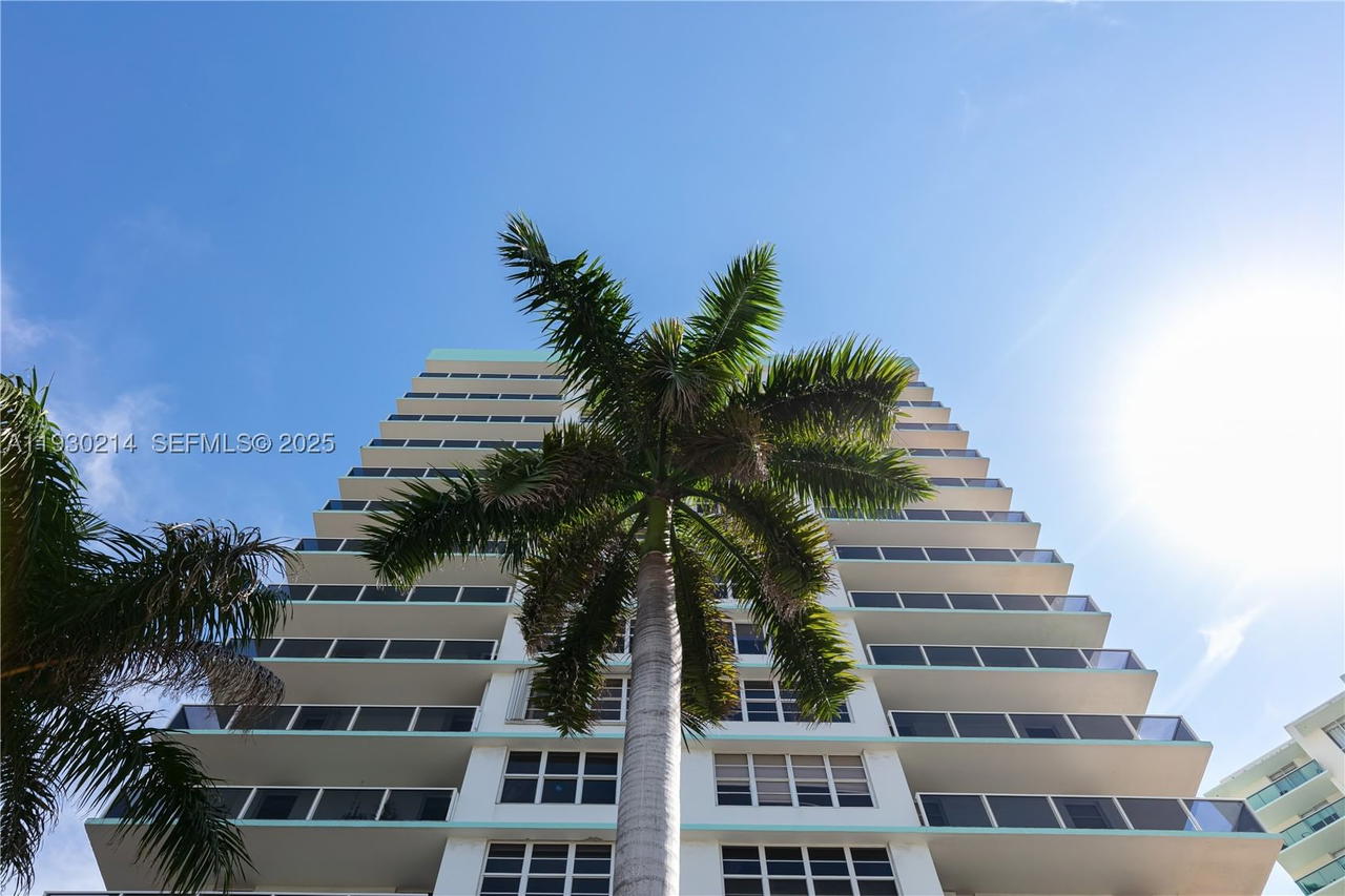 Real estate property located at 3725 Ocean Dr #1421, Broward, Sea Air Towers Condo, Hollywood, FL