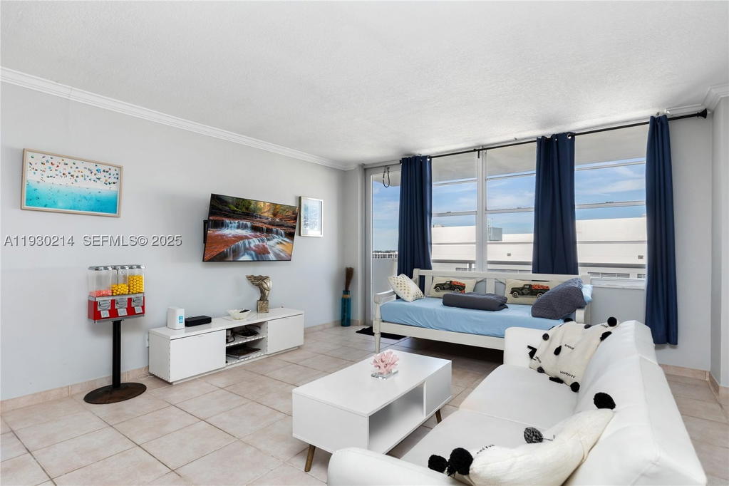 Real estate property located at 3725 Ocean Dr #1421, Broward, Sea Air Towers Condo, Hollywood, FL