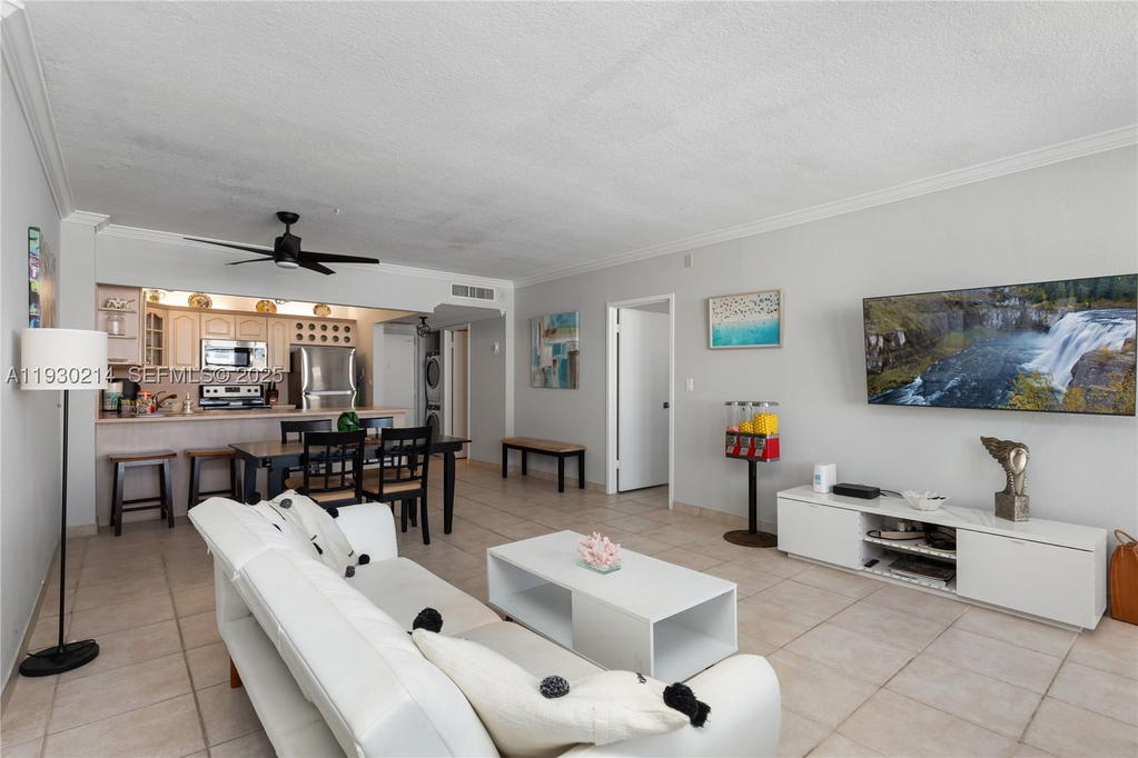 Real estate property located at 3725 Ocean Dr #1421, Broward, Sea Air Towers Condo, Hollywood, FL