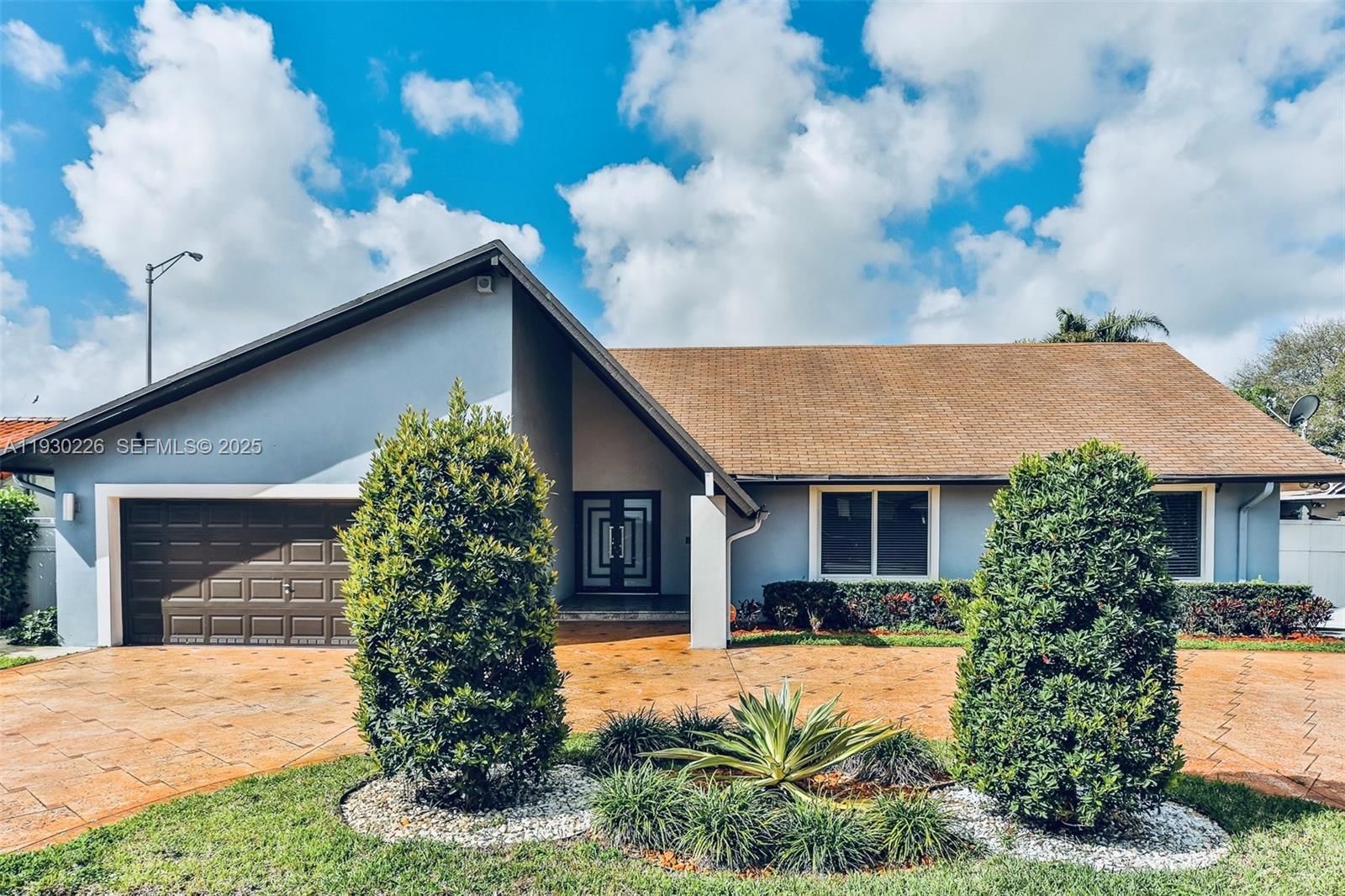 Real estate property located at 20550 8th Ct, Miami-dade, Sky Lake Homes 1st Addn, Miami, FL