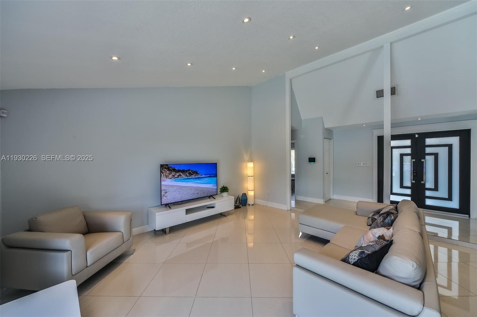 Real estate property located at 20550 8th Ct, Miami-dade, Sky Lake Homes 1st Addn, Miami, FL