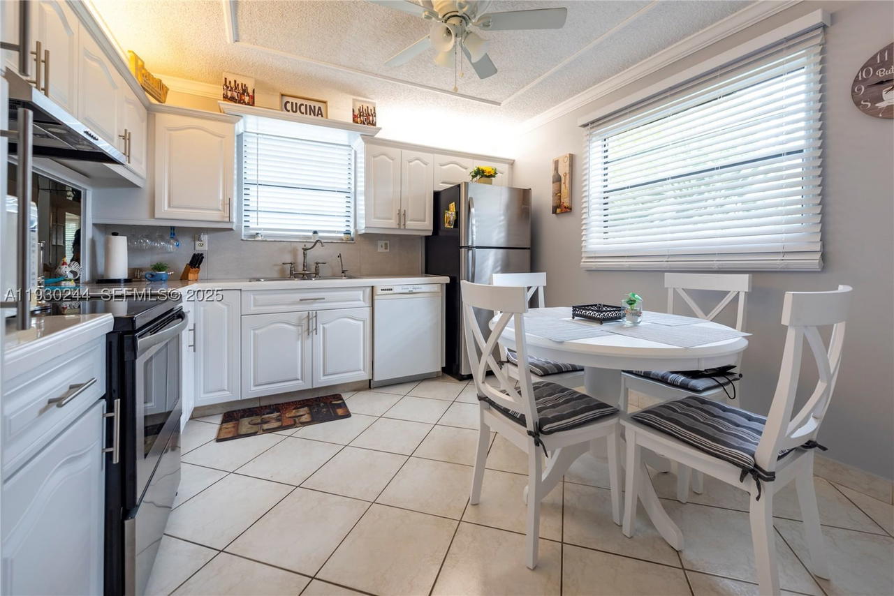 Real estate property located at 4940 Sabal Palm Blvd #414, Broward, Lakes Of Carriage Hills, Tamarac, FL