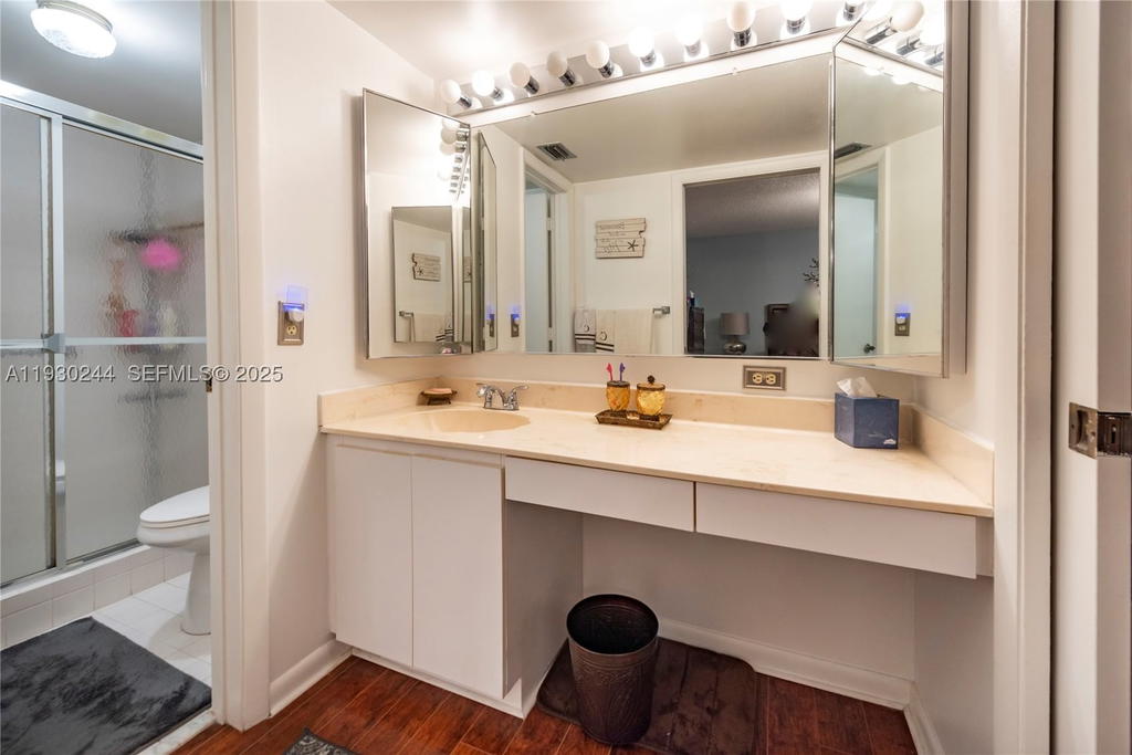 Real estate property located at 4940 Sabal Palm Blvd #414, Broward, Lakes Of Carriage Hills, Tamarac, FL