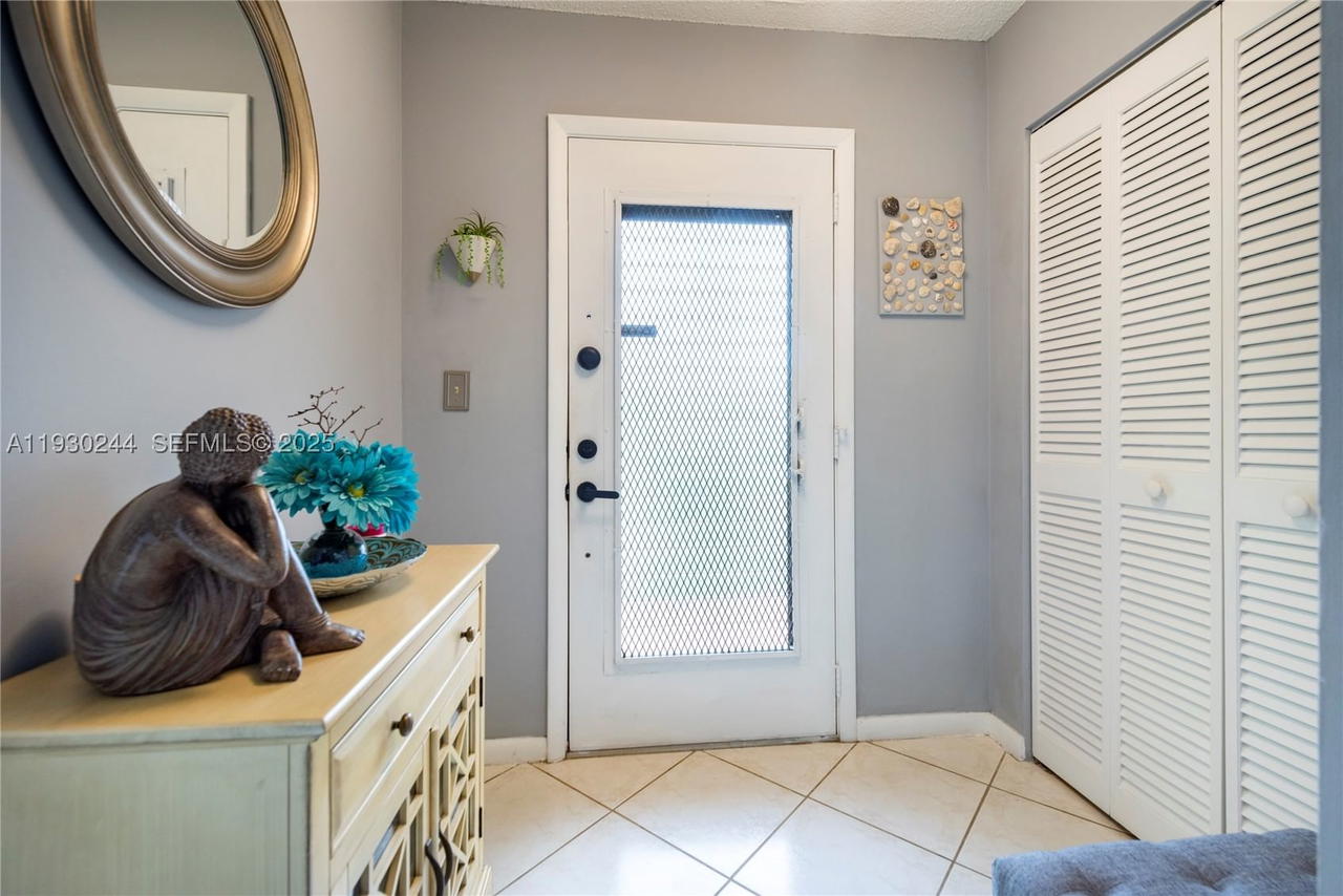 Real estate property located at 4940 Sabal Palm Blvd #414, Broward, Lakes Of Carriage Hills, Tamarac, FL