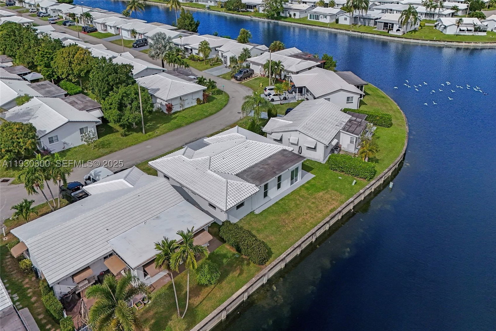 Real estate property located at 5810 81st Ave, Broward, Mainlands Of Tamarac Lake, Tamarac, FL