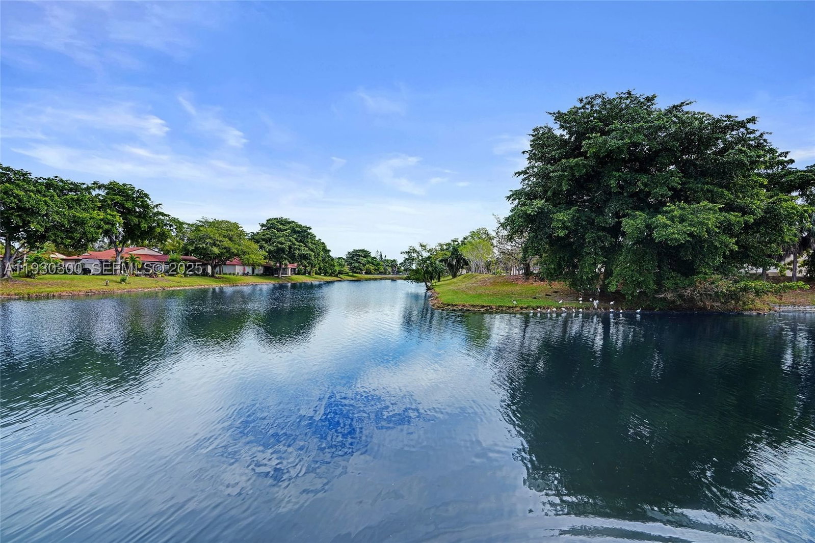 Real estate property located at 5810 81st Ave, Broward, Mainlands Of Tamarac Lake, Tamarac, FL