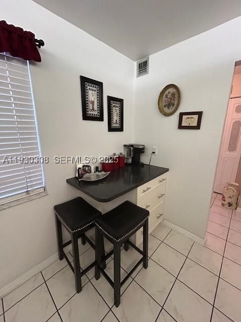 Real estate property located at 324 10th St #207, Broward, Meadowbrook Lakes Condo, Dania Beach, FL