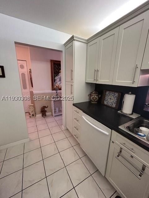 Real estate property located at 324 10th St #207, Broward, Meadowbrook Lakes Condo, Dania Beach, FL