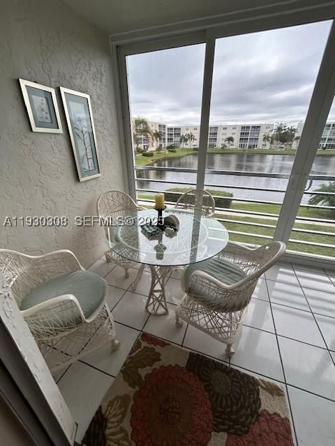 Real estate property located at 324 10th St #207, Broward, Meadowbrook Lakes Condo, Dania Beach, FL