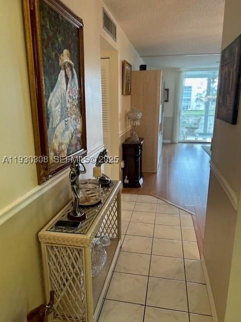 Real estate property located at 324 10th St #207, Broward, Meadowbrook Lakes Condo, Dania Beach, FL