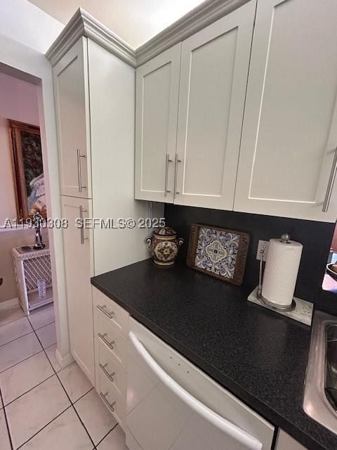 Real estate property located at 324 10th St #207, Broward, Meadowbrook Lakes Condo, Dania Beach, FL