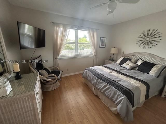 Real estate property located at 324 10th St #207, Broward, Meadowbrook Lakes Condo, Dania Beach, FL
