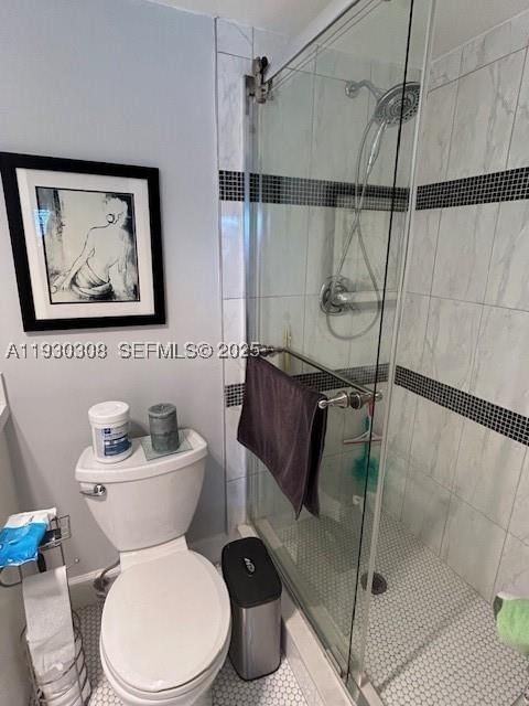 Real estate property located at 324 10th St #207, Broward, Meadowbrook Lakes Condo, Dania Beach, FL