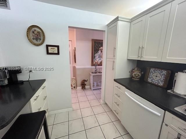 Real estate property located at 324 10th St #207, Broward, Meadowbrook Lakes Condo, Dania Beach, FL
