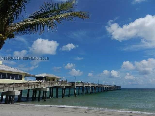 Real estate property located at 324 10th St #207, Broward, Meadowbrook Lakes Condo, Dania Beach, FL