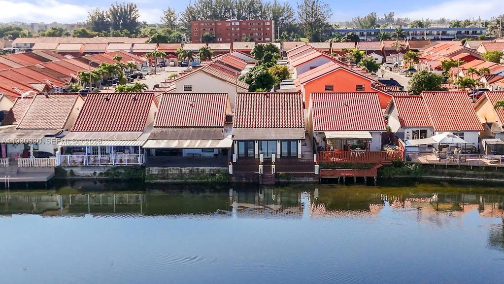 Real estate property located at 2737 55th Pl, Miami-dade, Alameda By The Lake, Hialeah, FL