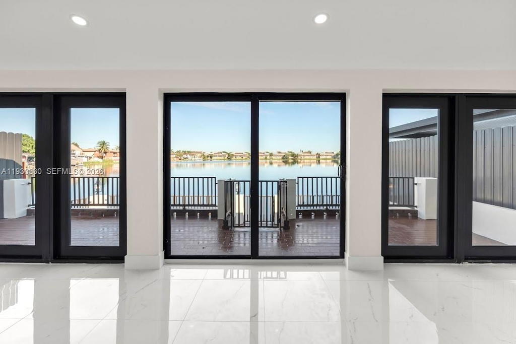 Real estate property located at 2737 55th Pl, Miami-dade, Alameda By The Lake, Hialeah, FL