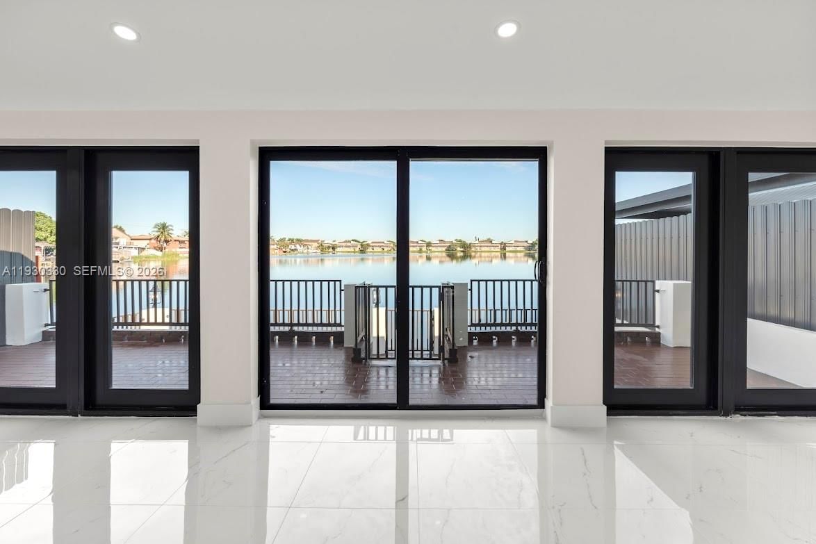 Real estate property located at 2737 55th Pl, Miami-dade, Alameda By The Lake, Hialeah, FL