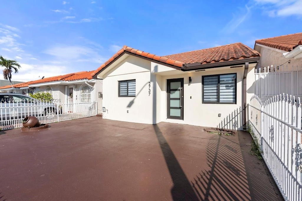Real estate property located at 2737 55th Pl, Miami-dade, Alameda By The Lake, Hialeah, FL