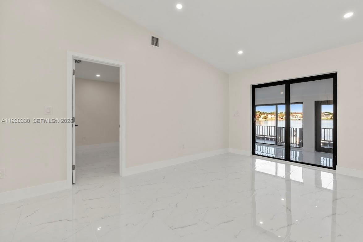 Real estate property located at 2737 55th Pl, Miami-dade, Alameda By The Lake, Hialeah, FL