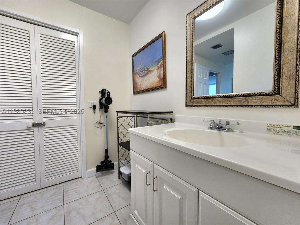 Real estate property located at 3505 Ocean Dr #508, Broward, Alexander Towers Condo, Hollywood, FL