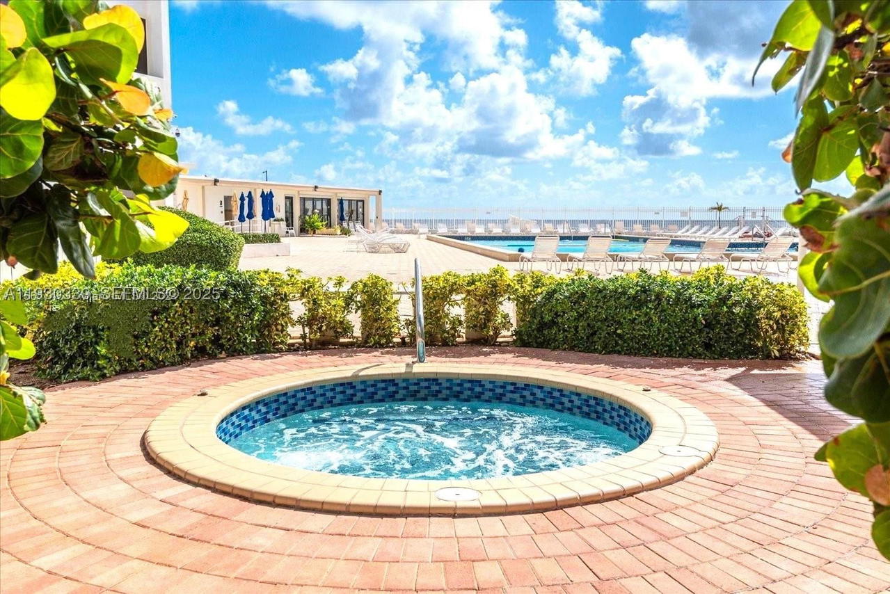 Real estate property located at 3505 Ocean Dr #508, Broward, Alexander Towers Condo, Hollywood, FL