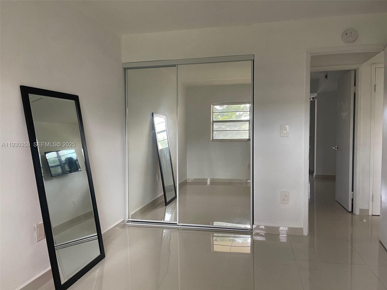 Real estate property located at 1670 191st St #213-3, Miami-dade, Jade Winds Group Allamand, Miami, FL