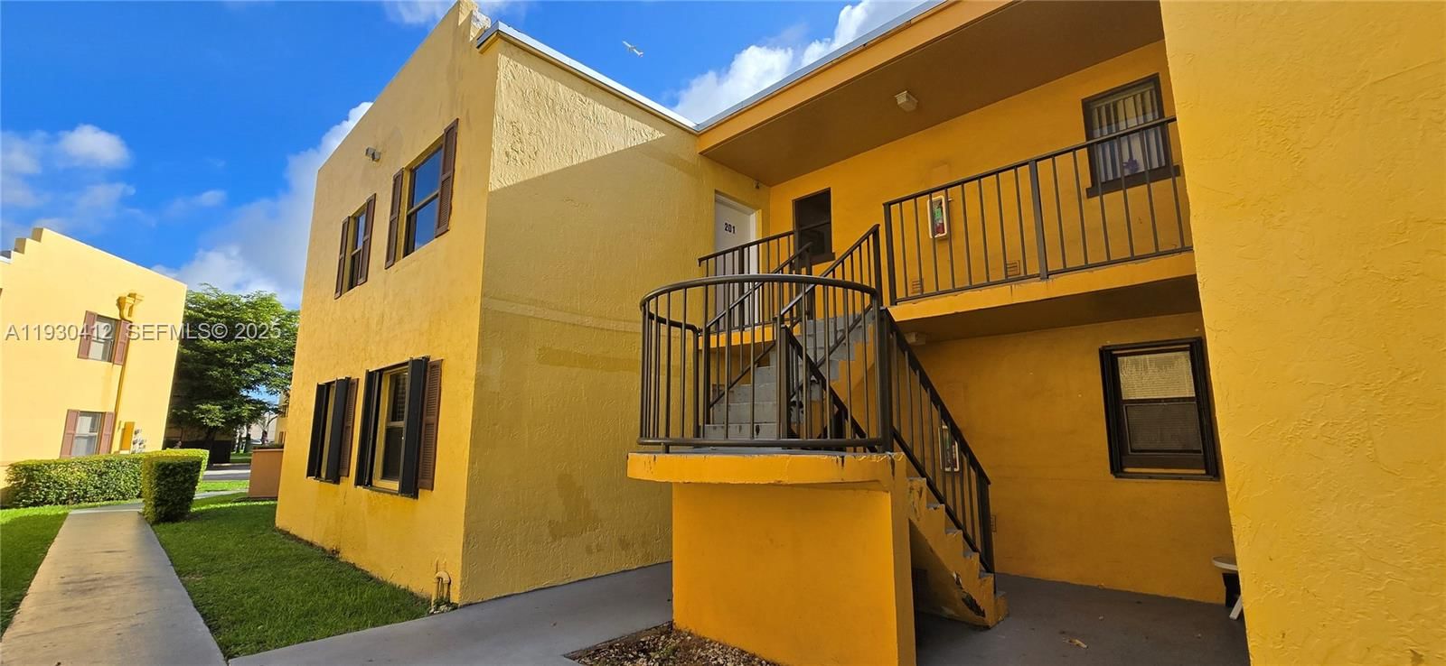 Real estate property located at 646 114th Ave #201, Miami-dade, Soleil Lake Condo, Sweetwater, FL