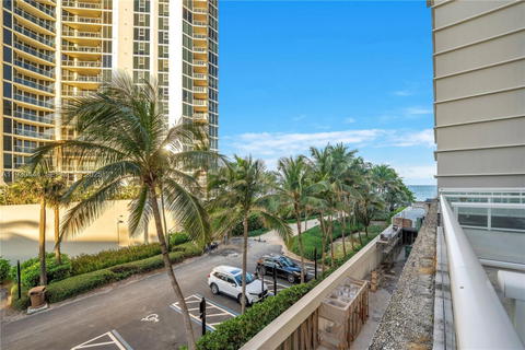 Real estate property located at 19201 Collins Ave #124, Miami-dade, The Aventura Beach Club C, Sunny Isles Beach, FL