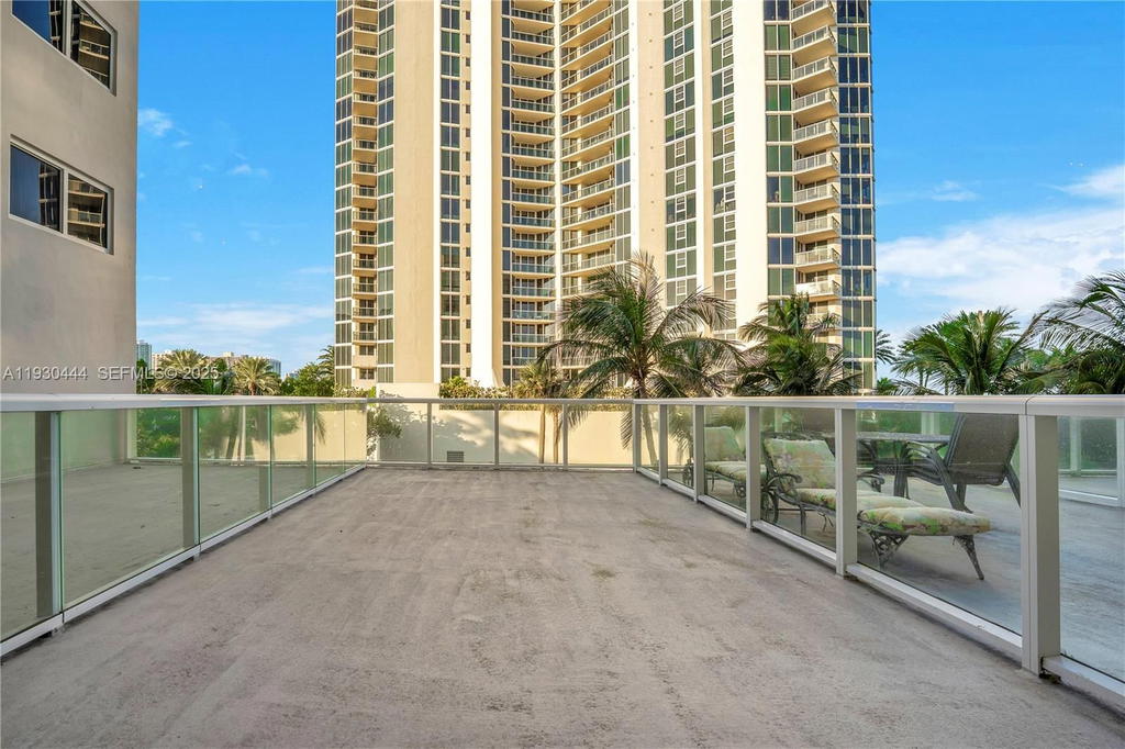 Real estate property located at 19201 Collins Ave #124, Miami-dade, The Aventura Beach Club C, Sunny Isles Beach, FL