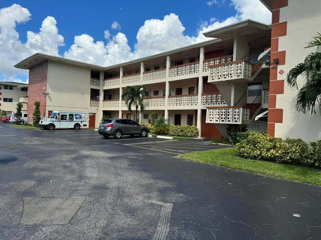 Real estate property located at 4771 10th Ct #118, Broward, Lake Park Gardens 3 Inc C, Plantation, FL