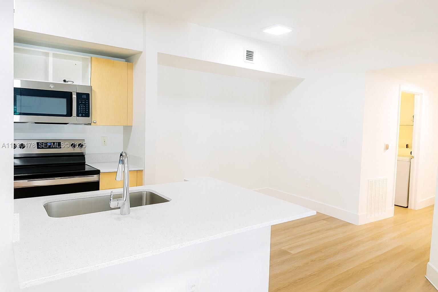 Real estate property located at 2564 Centergate Dr #208, Broward, Aventine At Miramar Condo, Miramar, FL