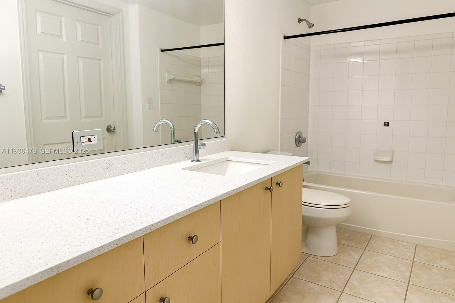 Real estate property located at 2564 Centergate Dr #208, Broward, Aventine At Miramar Condo, Miramar, FL