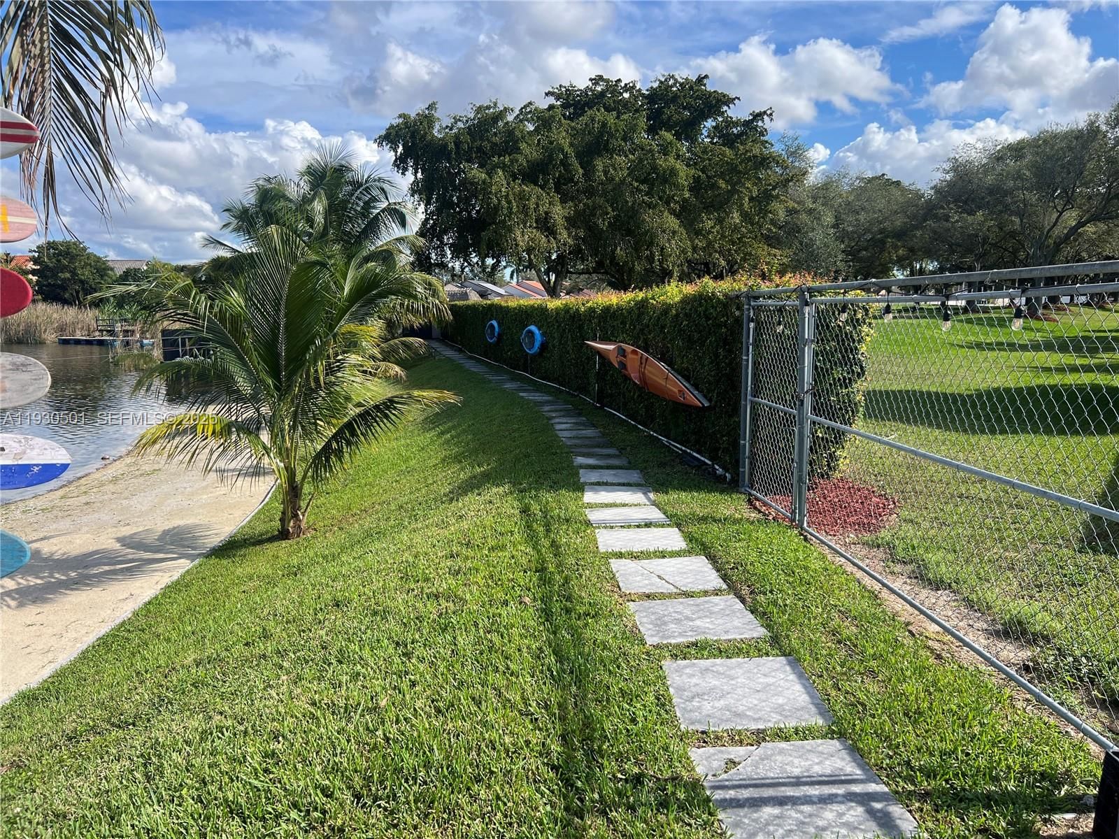 Real estate property located at 6101 153rd Ct Rd, Miami-dade, Westwind Lakes Sec 6, Miami, FL