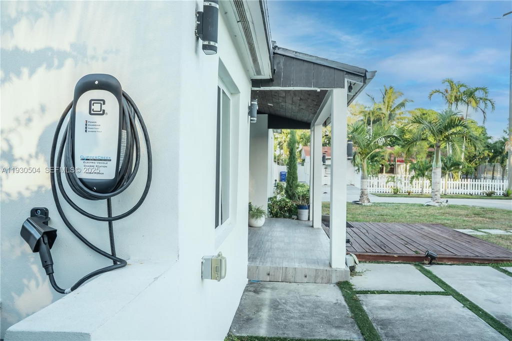 Real estate property located at 2403 Rodman St, Broward, Washington Heights Add, Hollywood, FL