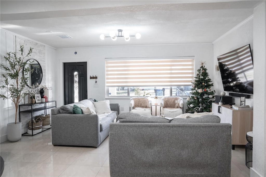 Real estate property located at 2403 Rodman St, Broward, Washington Heights Add, Hollywood, FL