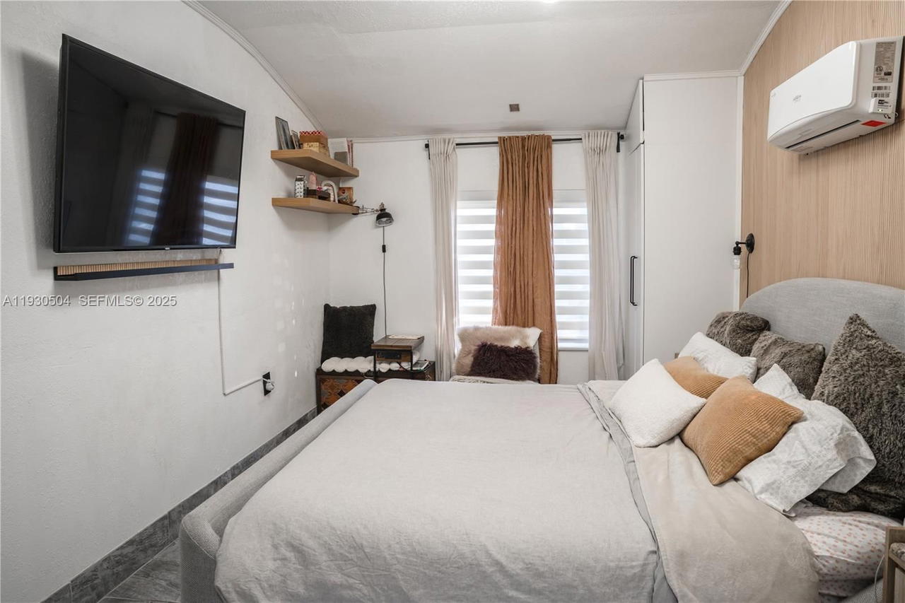 Real estate property located at 2403 Rodman St, Broward, Washington Heights Add, Hollywood, FL