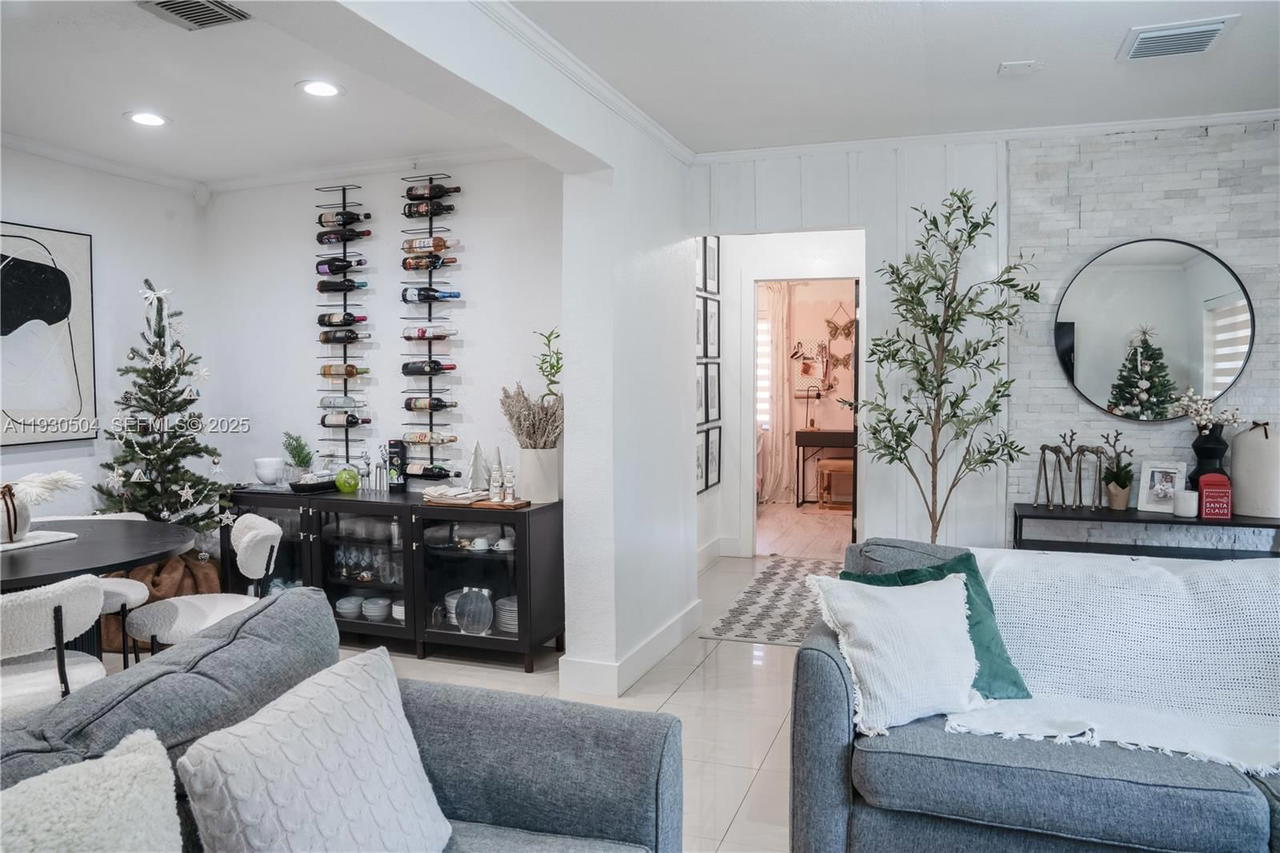 Real estate property located at 2403 Rodman St, Broward, Washington Heights Add, Hollywood, FL