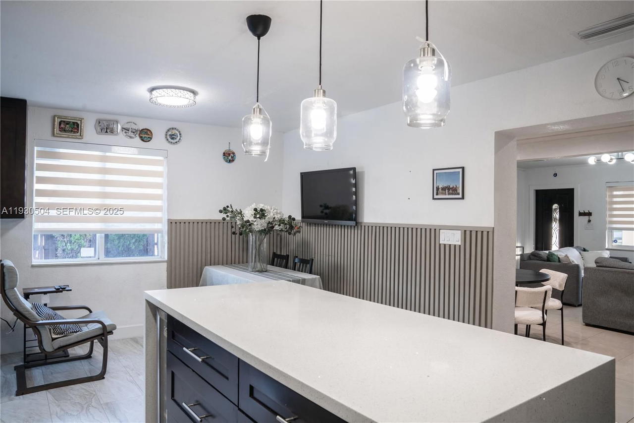 Real estate property located at 2403 Rodman St, Broward, Washington Heights Add, Hollywood, FL