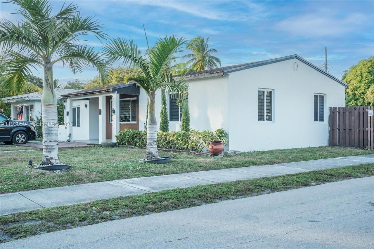 Real estate property located at 2403 Rodman St, Broward, Washington Heights Add, Hollywood, FL