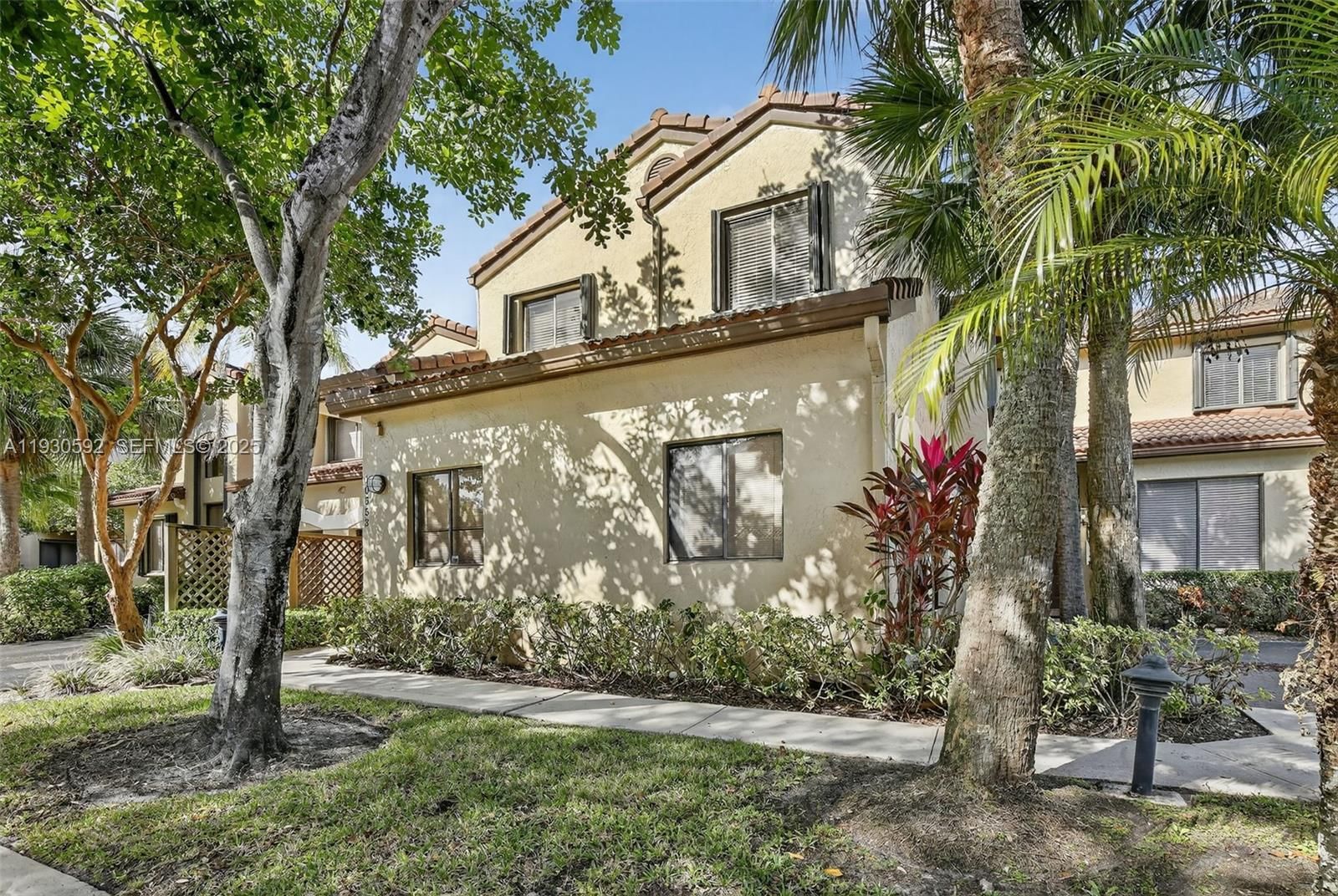 Real estate property located at 10553 10th Ct D-140, Broward, Bridgewater Condo, Plantation, FL