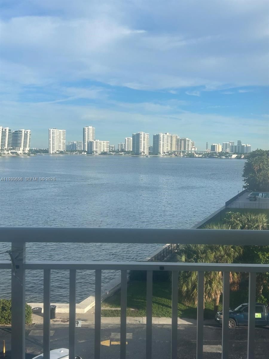 Real estate property located at 251 174th St #418, Miami-dade, Winston Towers 200, Sunny Isles Beach, FL